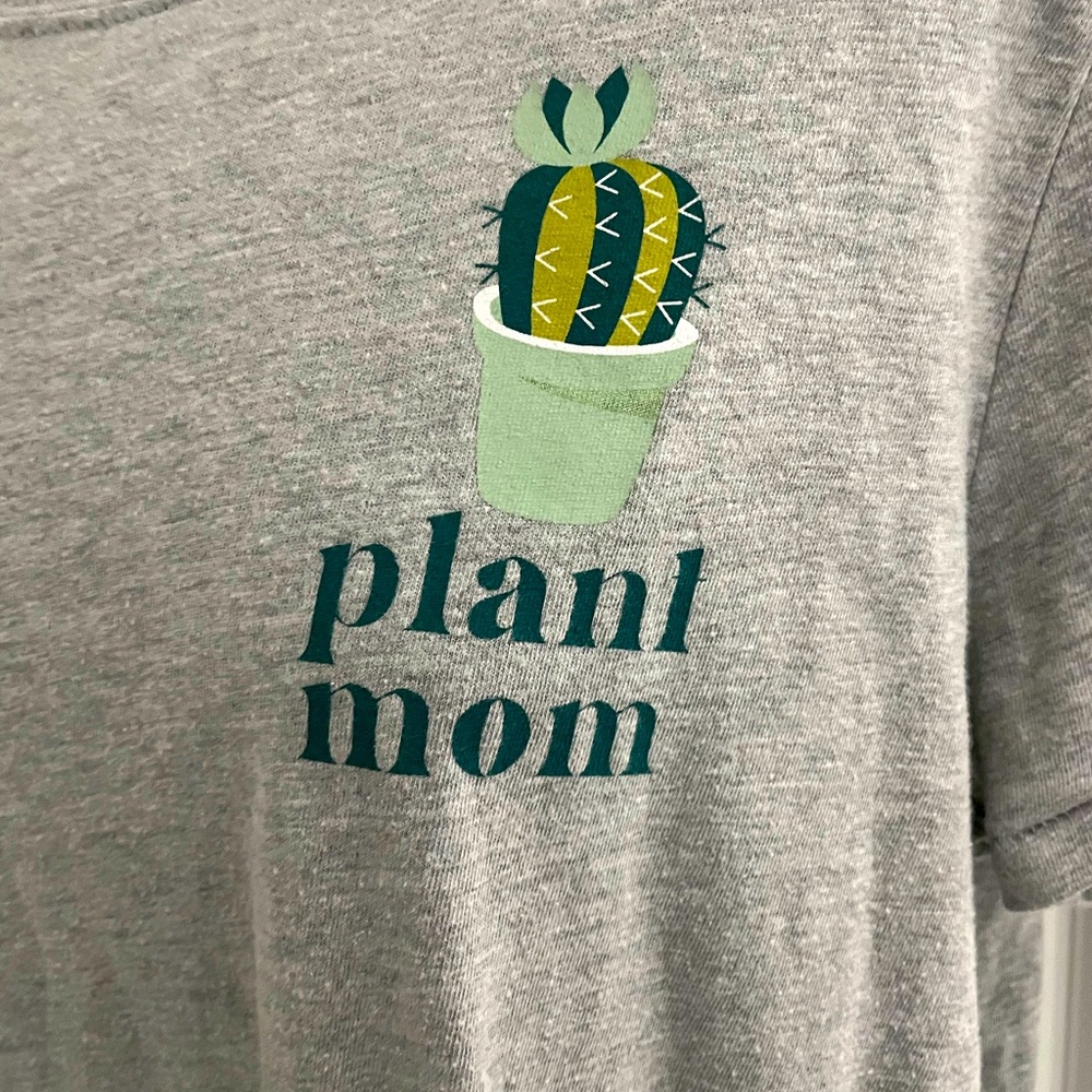 DOE Grey Plant Mom tee shirt